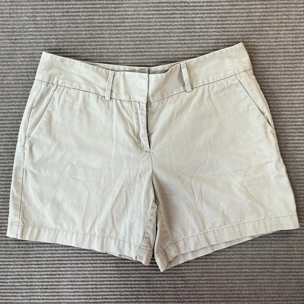 Ann Taylor LOFT Womens Khaki Beige Cotton Chino Shorts Size 4 Mid Rise 4 Inseam